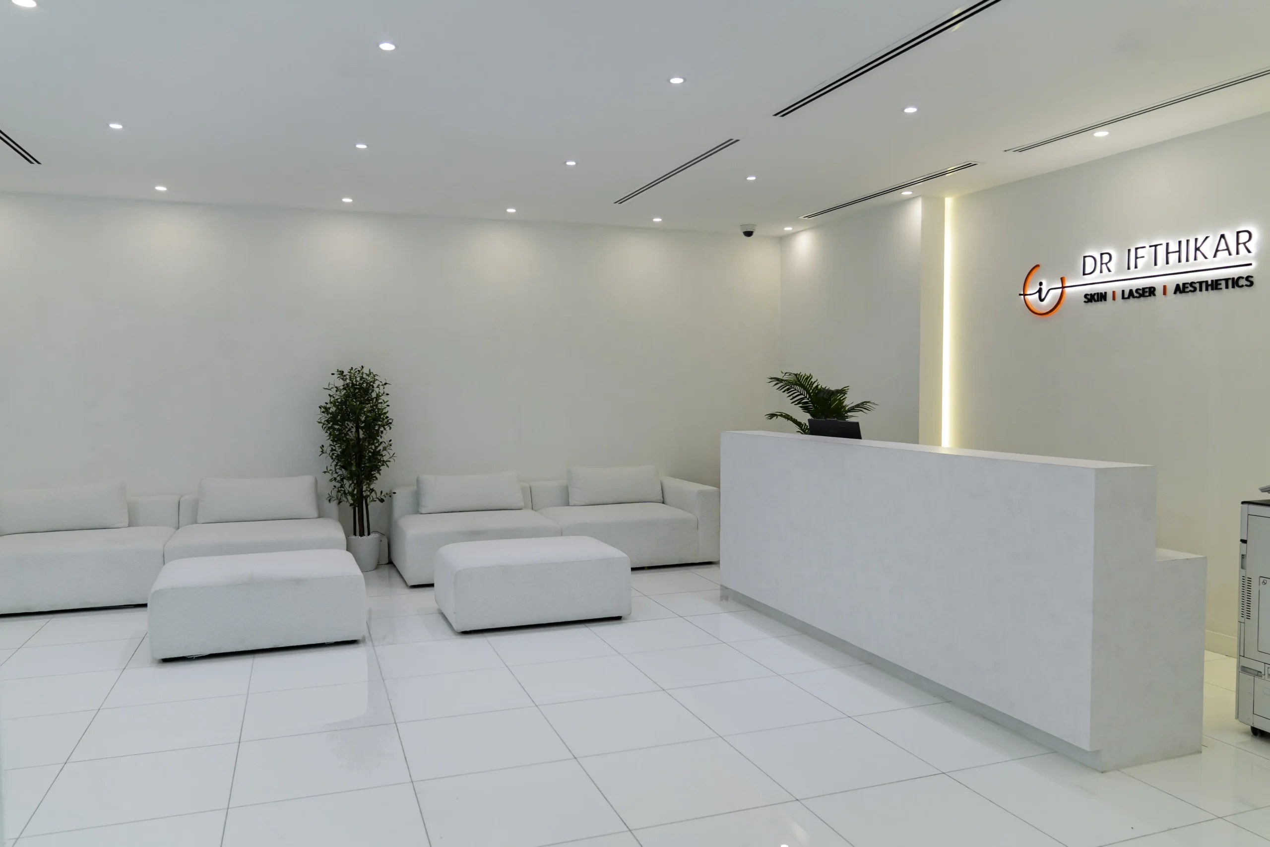 Bright, modern reception area of Dr. Ifthikar Medical Center in Jumeirah